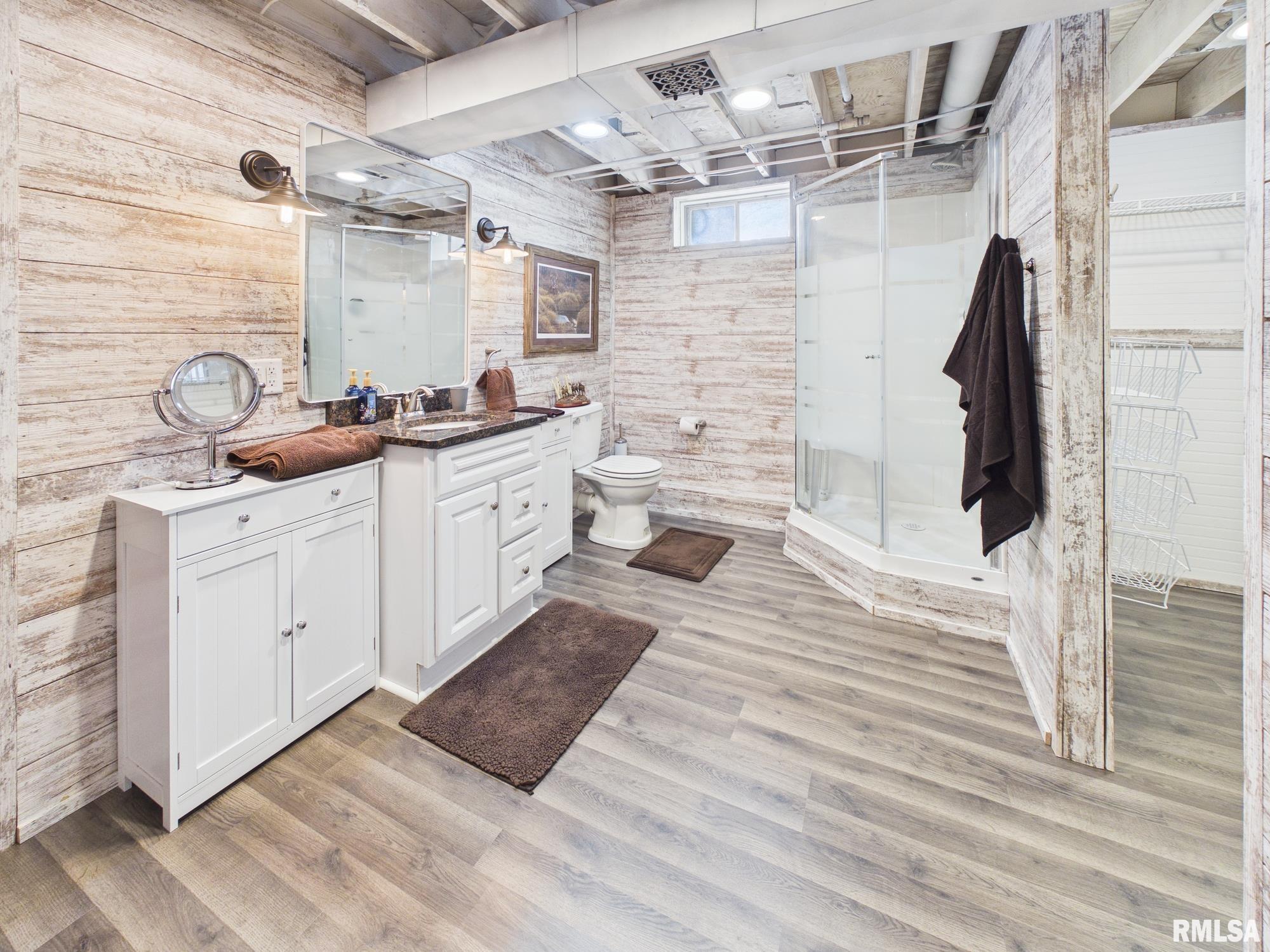 1623 Village Green Road Petersburg, IL 62675 - Photo 32 of 43