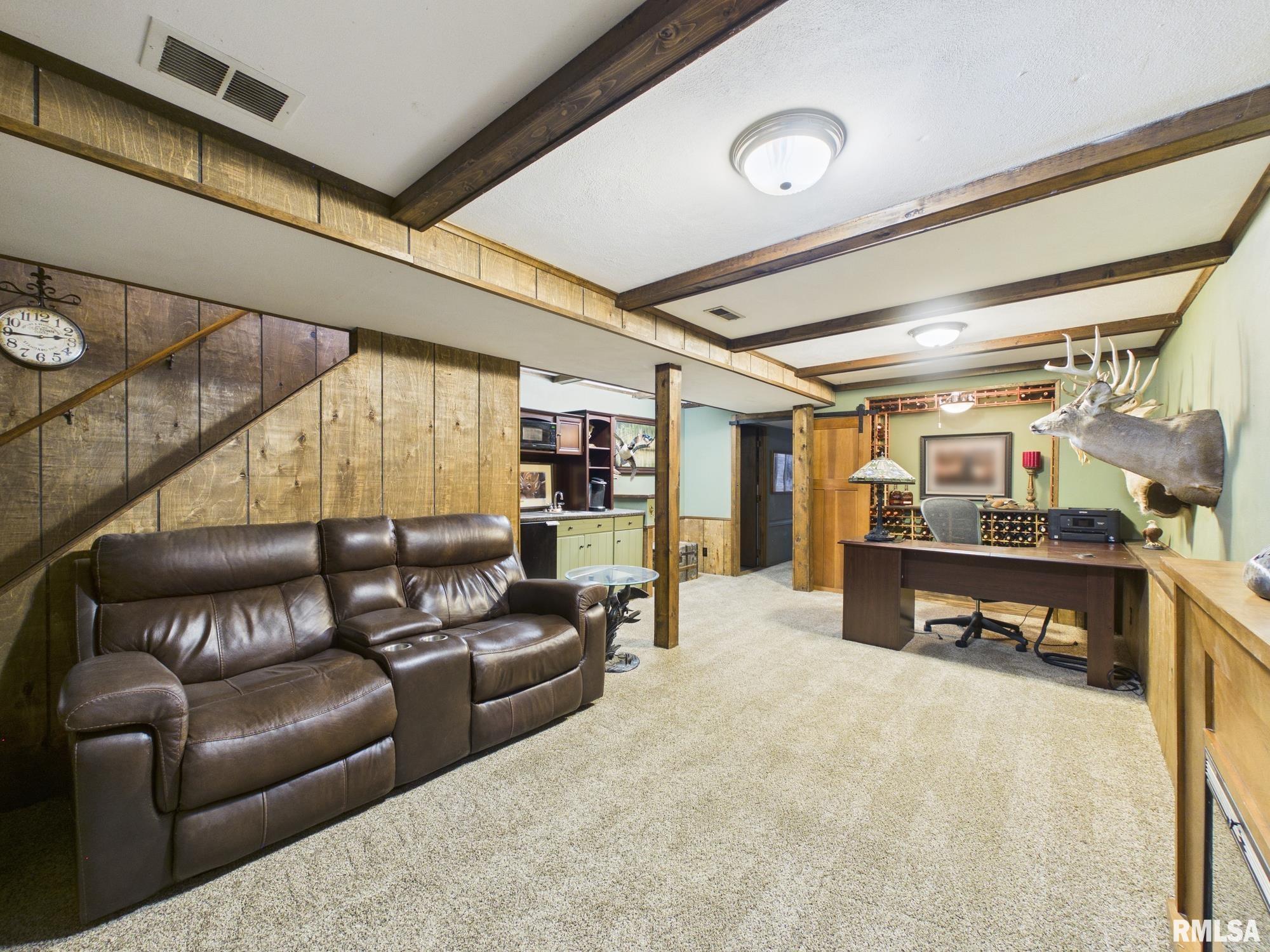 1623 Village Green Road Petersburg, IL 62675 - Photo 33 of 42