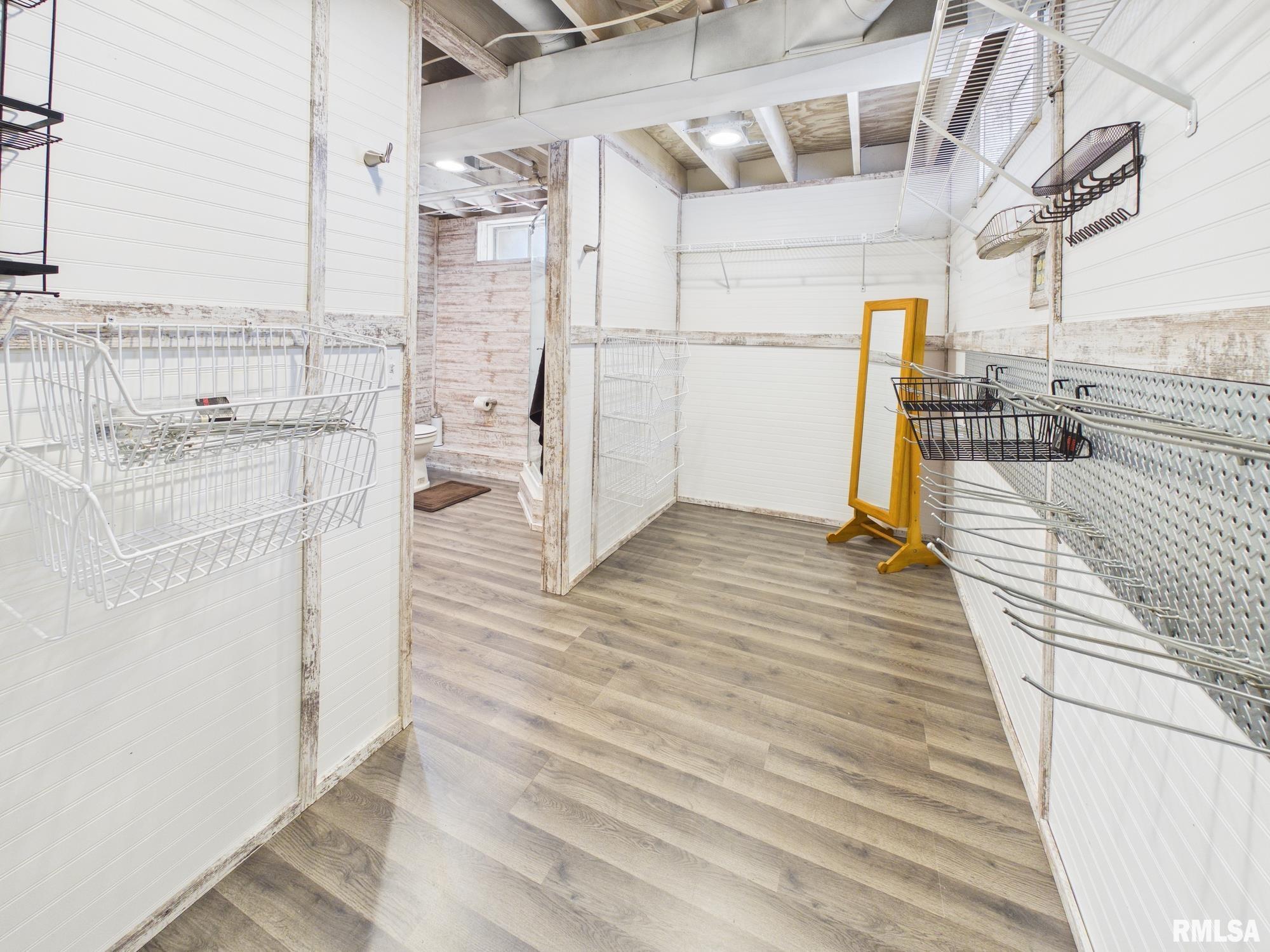 1623 Village Green Road Petersburg, IL 62675 - Photo 33 of 43