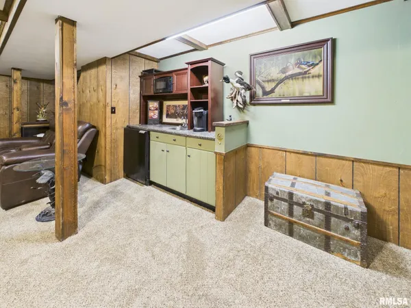 $269,900 | 1623 Village Green Road, Petersburg, IL 62675