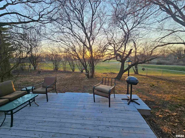 $269,900 | 1623 Village Green Road, Petersburg, IL 62675