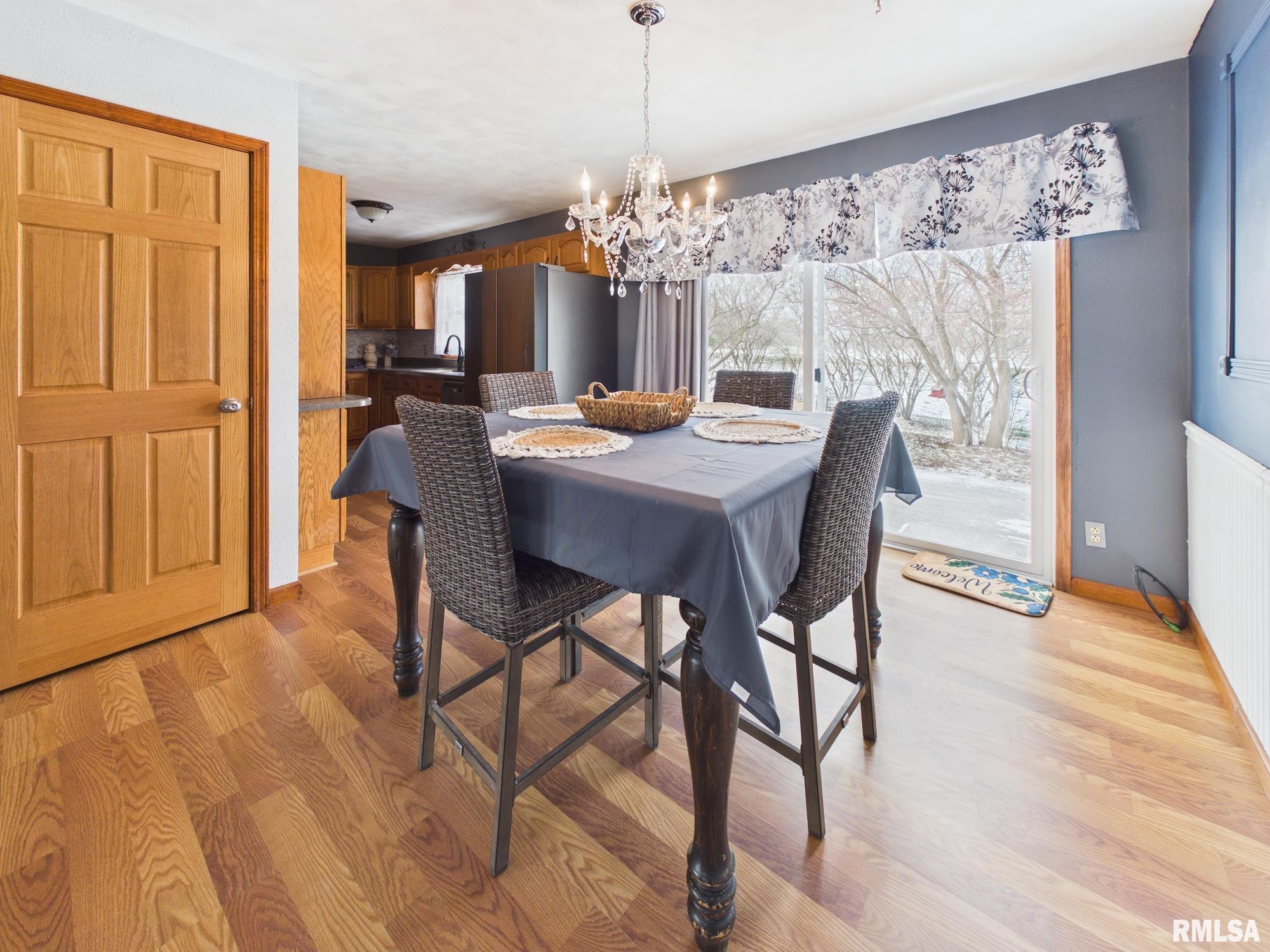 1623 Village Green Road Petersburg, IL 62675 - Photo 10 of 43