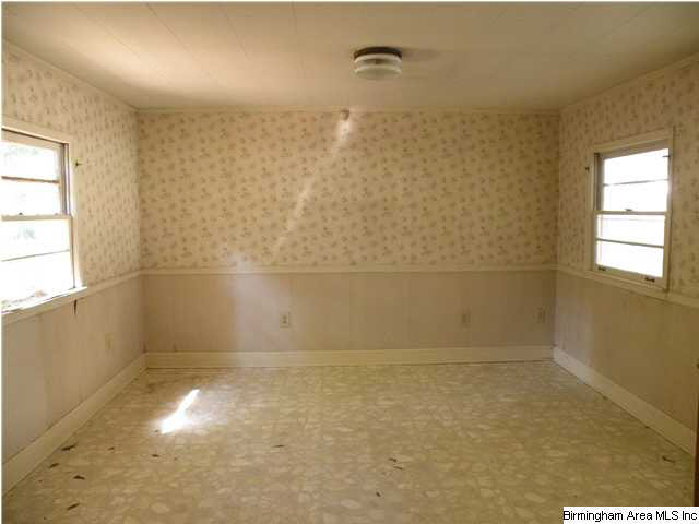 29 Spring Street Sylacauga, AL 35150 - Photo 3 of 14