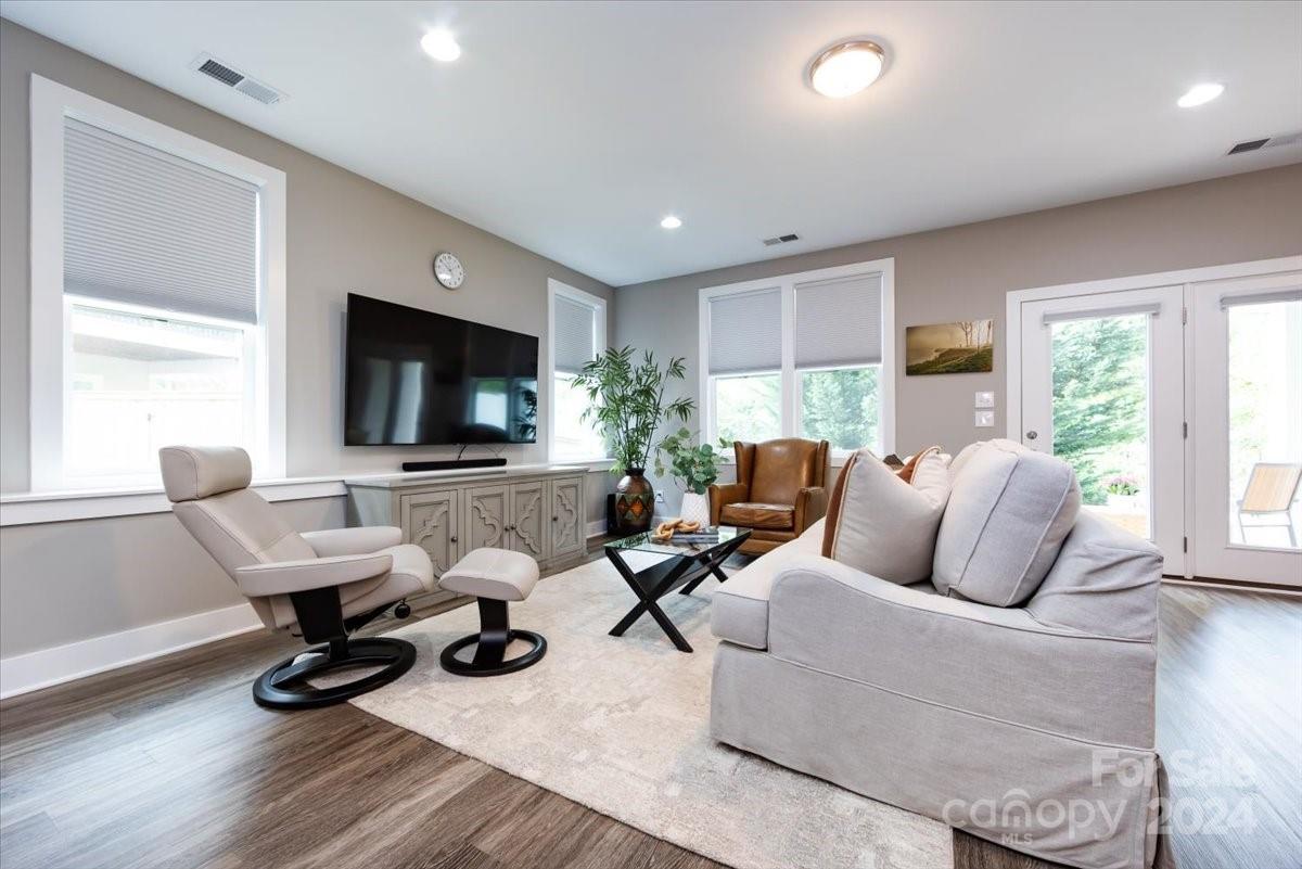 5228 Valley Stream Road Charlotte, NC 28209 - Photo 34 of 48 Gallery Image 34