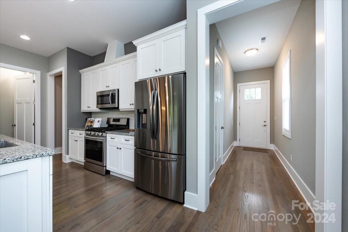 5228 Valley Stream Road Charlotte, NC 28209 - Photo 5 of 48 Gallery Image 5