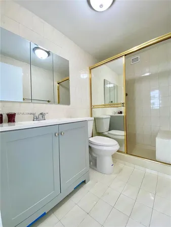 $3,300 | 905 Brickell Bay Drive, Unit 531, Miami, FL 33131