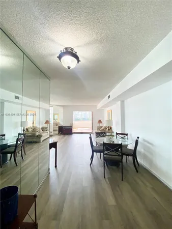 $3,300 | 905 Brickell Bay Drive, Unit 531, Miami, FL 33131