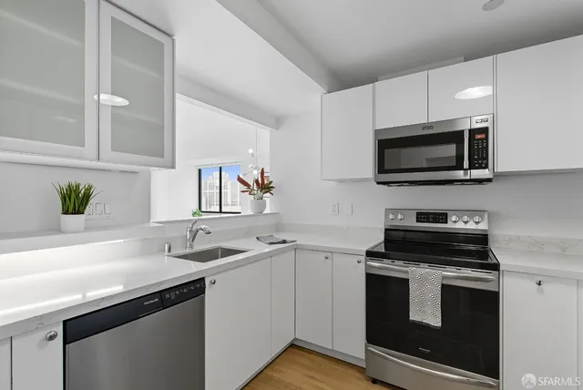 $675,000 | 1 Daniel Burnham Court, Unit 303, San Francisco, CA 94109