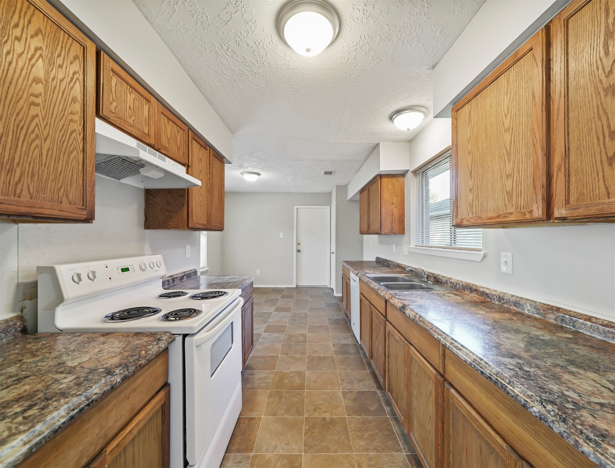 21730 Castlemont Lane Spring, TX 77388 - Photo 5 of 15