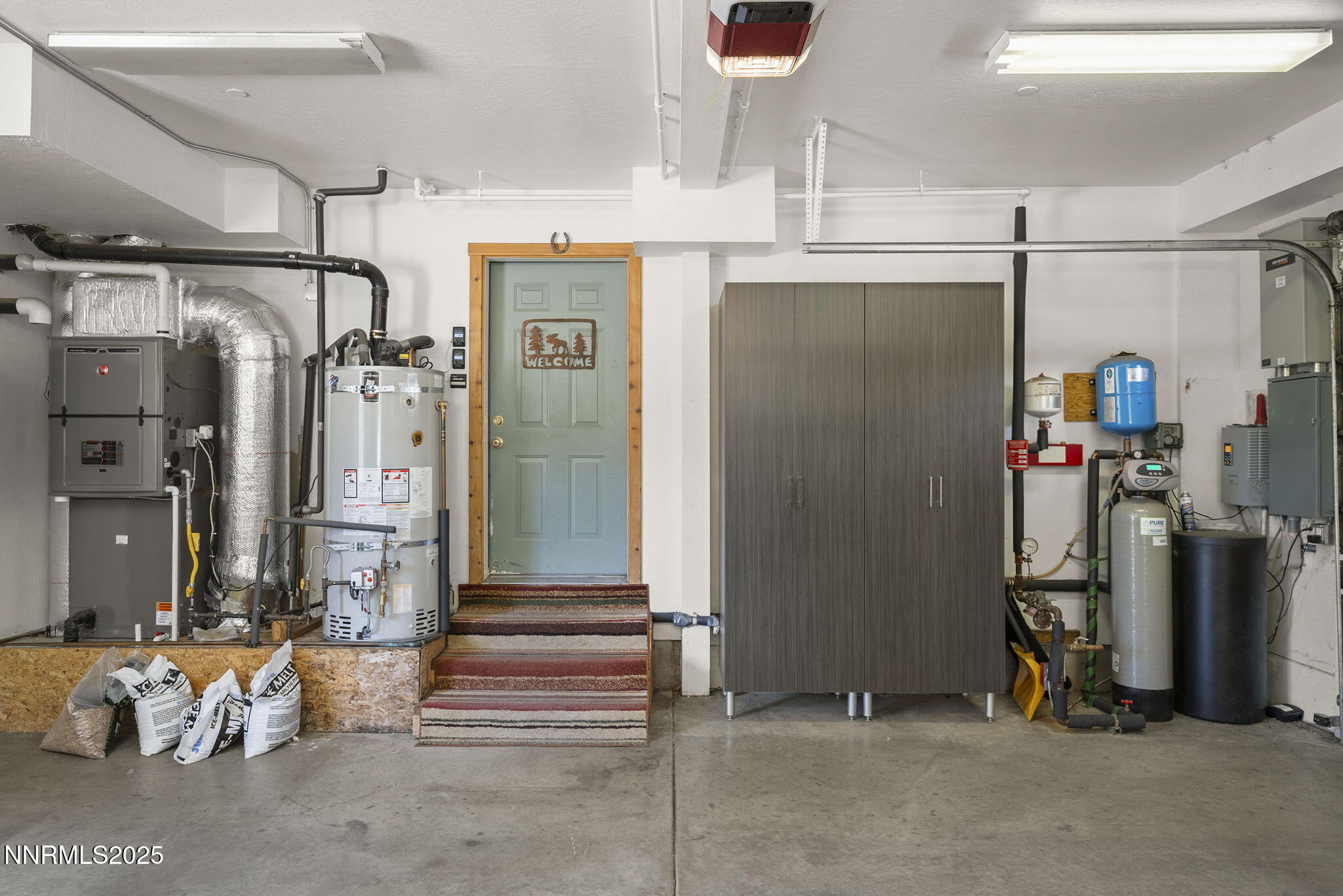 4684 Old Clear Creek Road Carson City, NV 89705 - Photo 40 of 46 a view of a hallway with dining area and windows