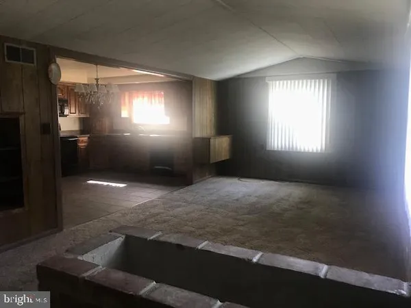 a view of empty room with window