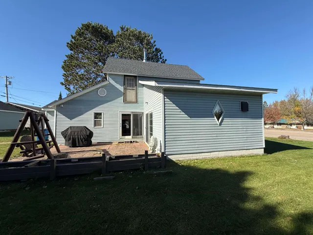 $189,000 | 954 East Camp Street, Ely, MN 55731