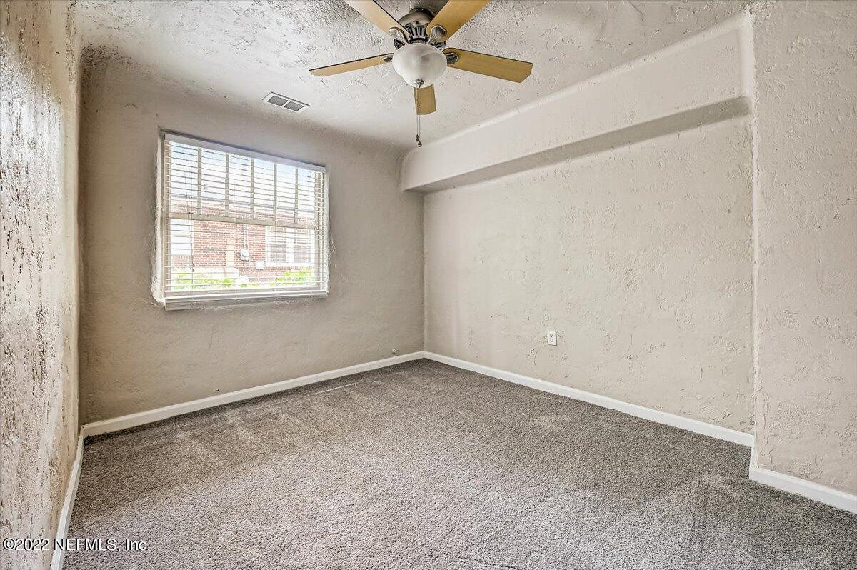 3884 Valencia Road Jacksonville, FL 32205 - Photo 12 of 40 15-Valencia Rd -015