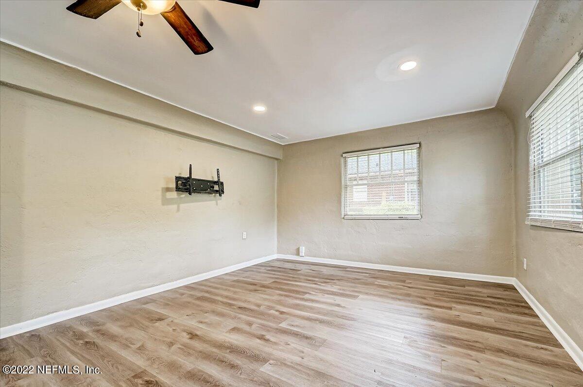 3884 Valencia Road Jacksonville, FL 32205 - Photo 3 of 40 06-Valencia Rd -006