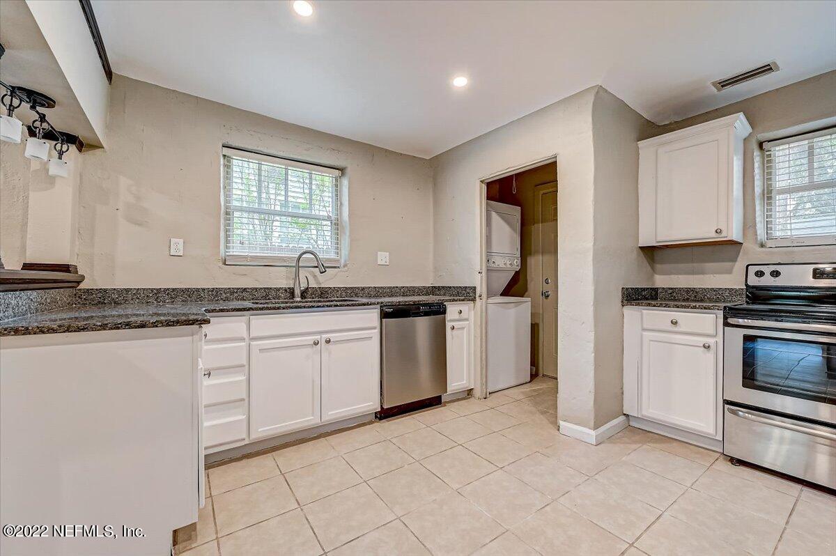 3884 Valencia Road Jacksonville, FL 32205 - Photo 8 of 40 11-Valencia Rd -011