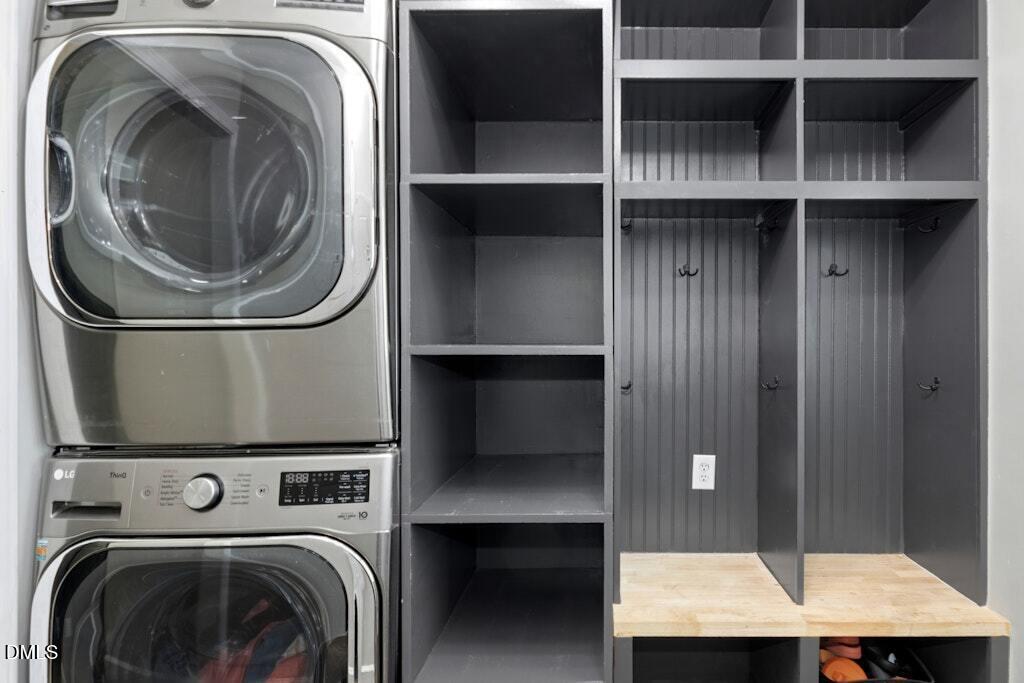 106 Village Court Garner, NC 27529 - Photo 14 of 38 a utility room with dryer and washer