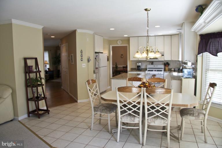 506 Roland Street Southwest Vienna, VA 22180 - Photo 5 of 14 Kitchen