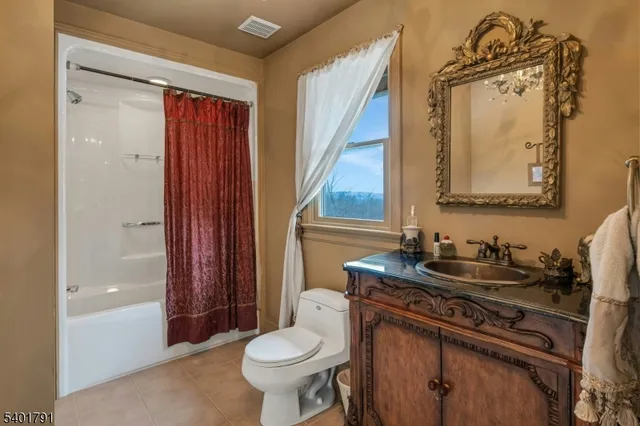 $2,200,000 | 5 Summit Terrace North, Kinnelon, NJ 07405