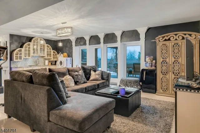 $2,200,000 | 5 Summit Terrace North, Kinnelon, NJ 07405