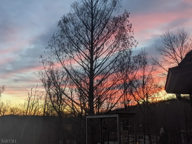 $2,200,000 | 5 Summit Terrace North, Kinnelon, NJ 07405