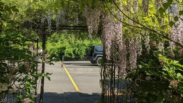 $2,200,000 | 5 Summit Terrace North, Kinnelon, NJ 07405