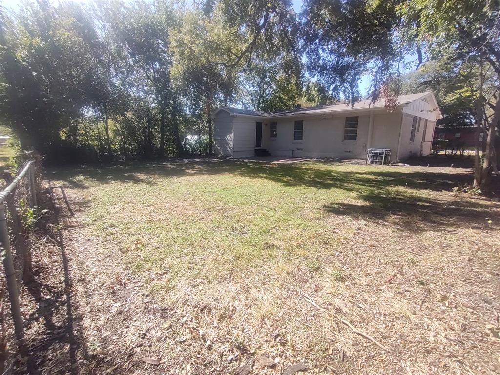 1332 Ridgeview Street Mesquite, TX 75149 - Photo 3 of 15 Gallery Image 3