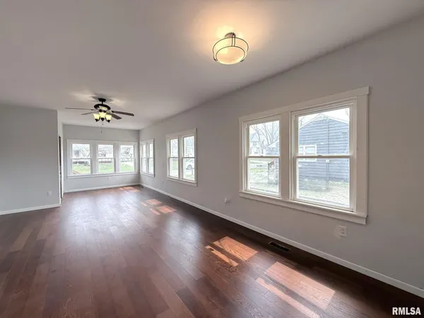 $60,000 | 604 North Walnut Street, Abingdon, IL 61410