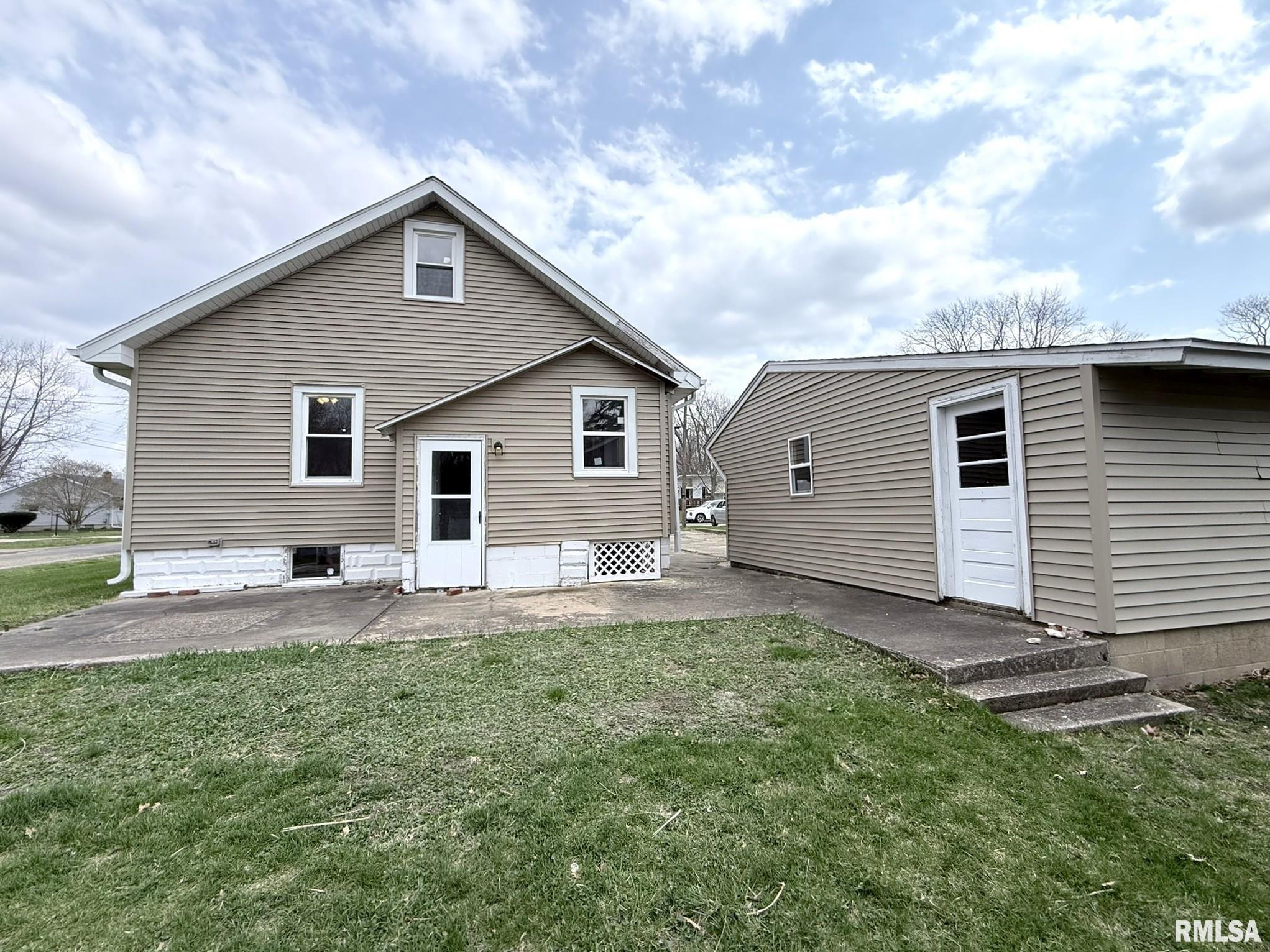 604 North Walnut Street Abingdon, IL 61410 - Photo 3 of 47