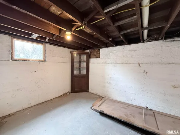 $60,000 | 604 North Walnut Street, Abingdon, IL 61410