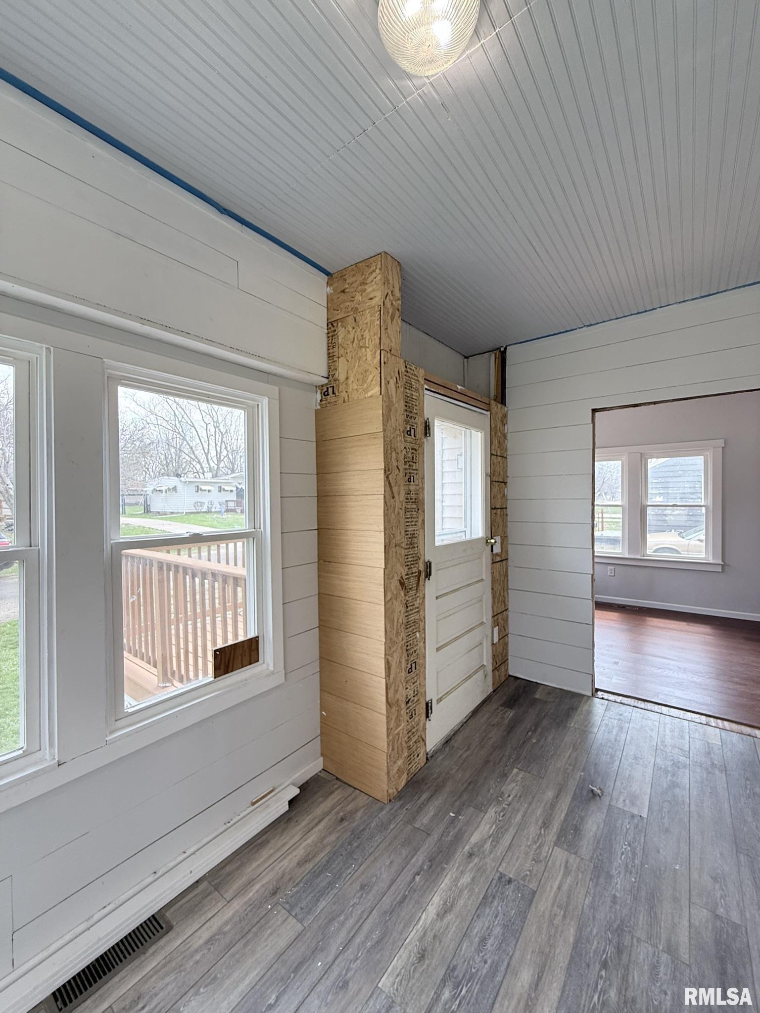 604 North Walnut Street Abingdon, IL 61410 - Photo 6 of 47