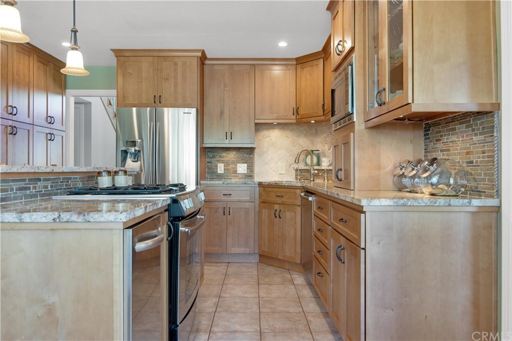 707 Pino Way Paso Robles, CA 93446 - Photo 3 of 41