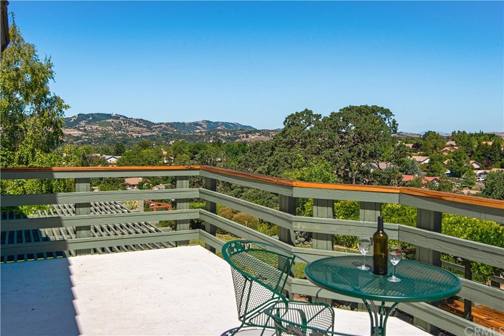 707 Pino Way Paso Robles, CA 93446 - Photo 4 of 41