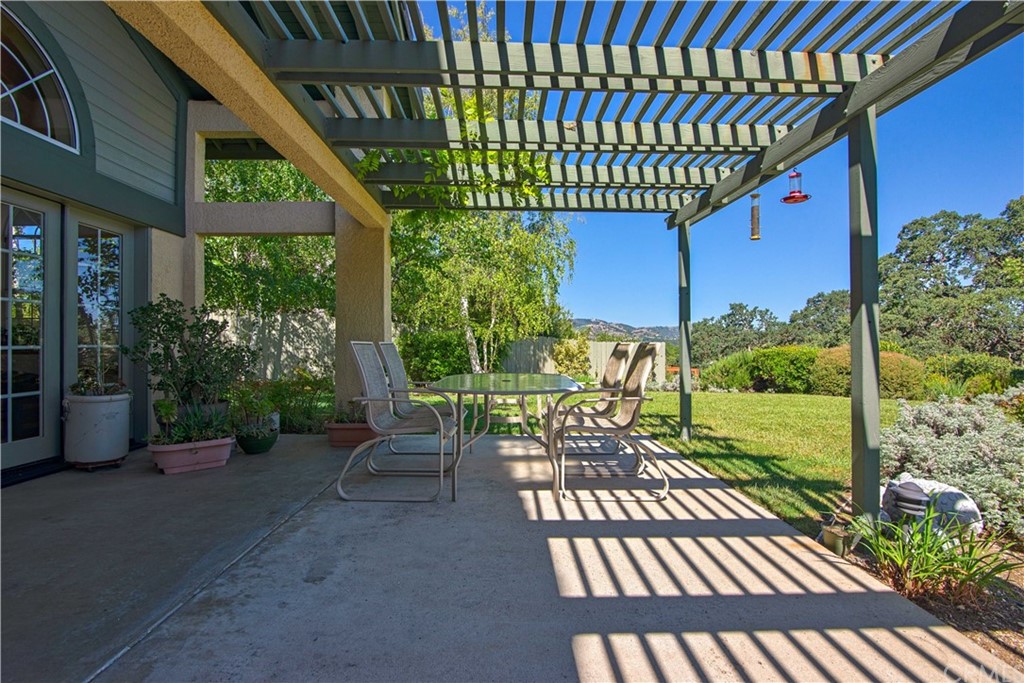 707 Pino Way Paso Robles, CA 93446 - Photo 5 of 41