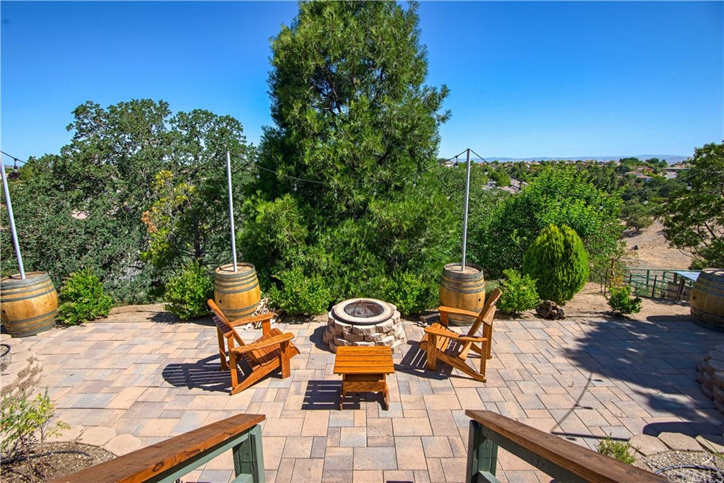 707 Pino Way Paso Robles, CA 93446 - Photo 6 of 41