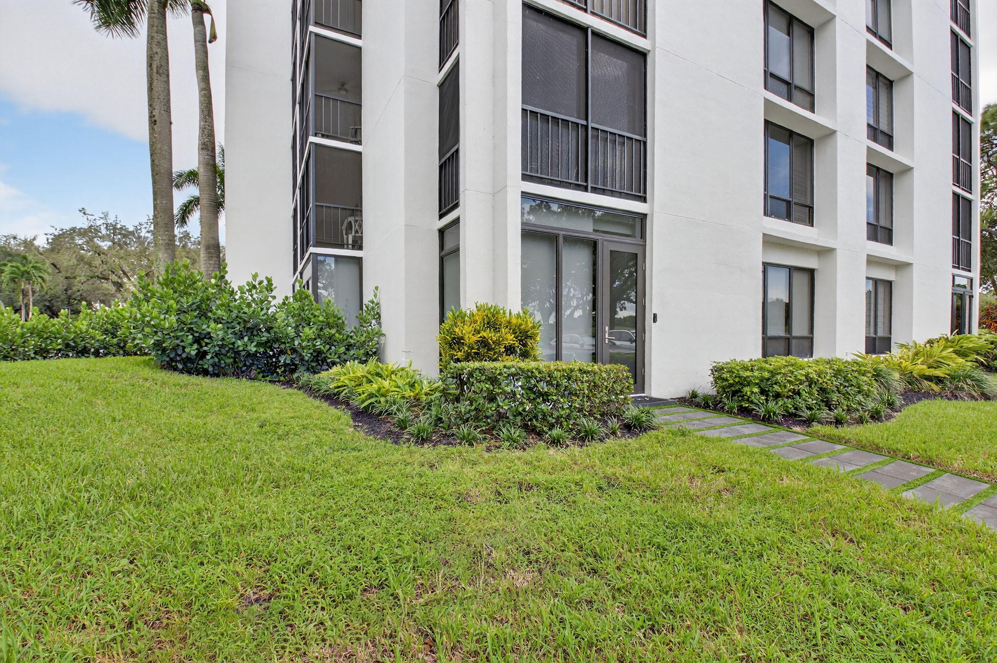 7847 Lakeside Boulevard, Unit 1014 Boca Raton, FL 33434 - Photo 29 of 53 Private Entrance