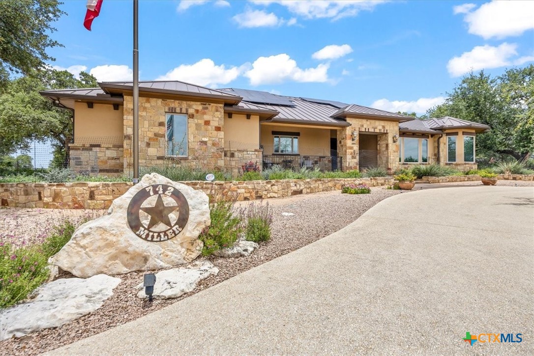 742 Pacific Place Spring Branch, TX 78070 - Photo 2 of 48