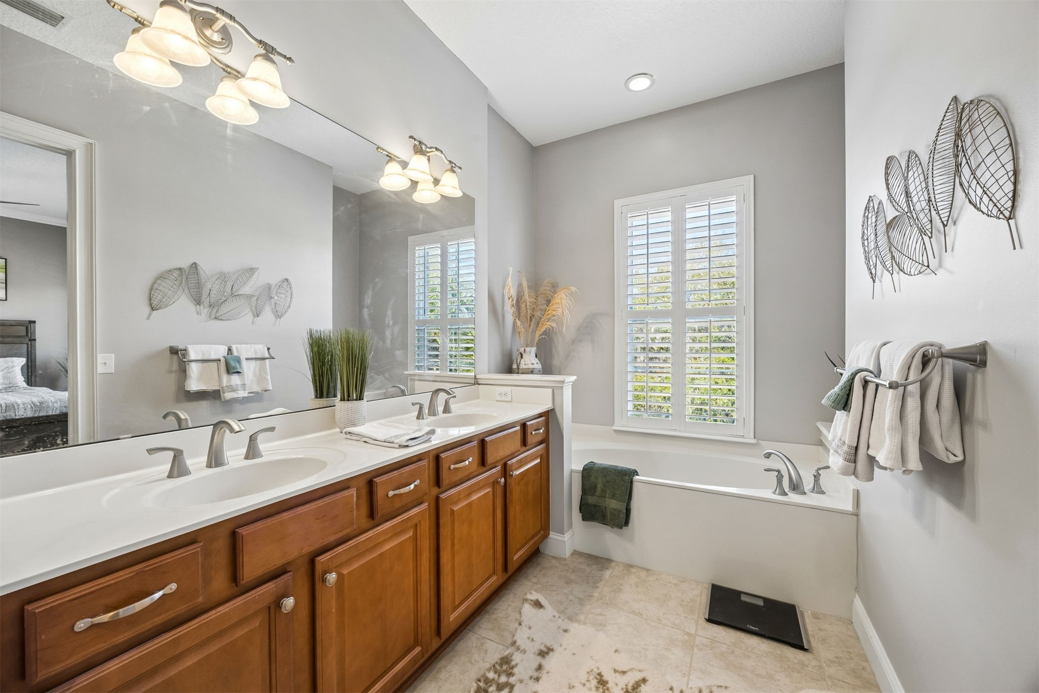 96122 Roddenberry Way Fernandina Beach, FL 32034 - Photo 17 of 34 Primary Bath