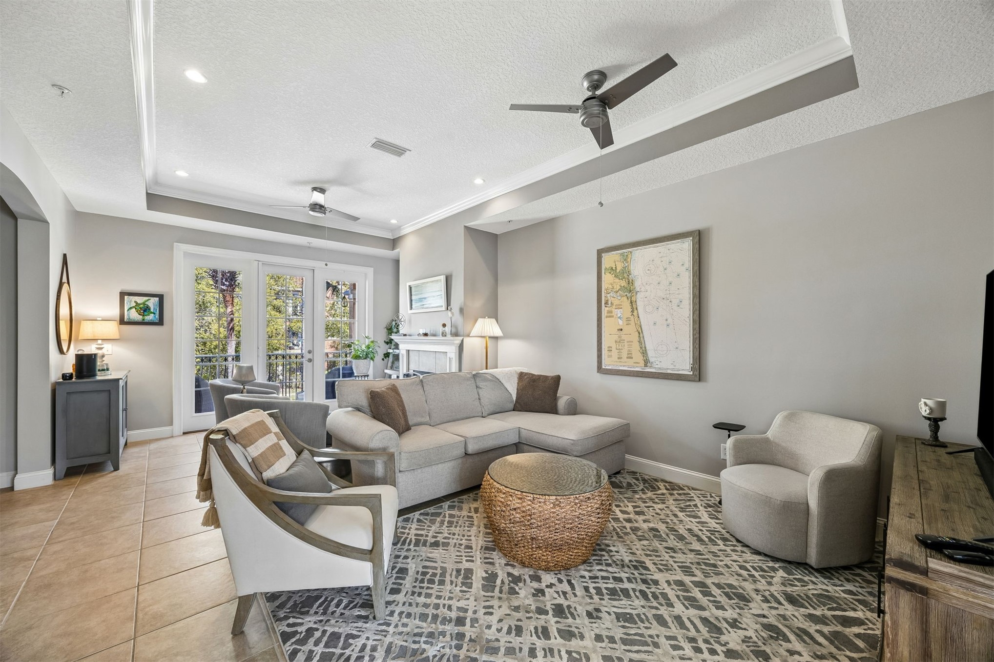 96122 Roddenberry Way Fernandina Beach, FL 32034 - Photo 10 of 34 Living Room