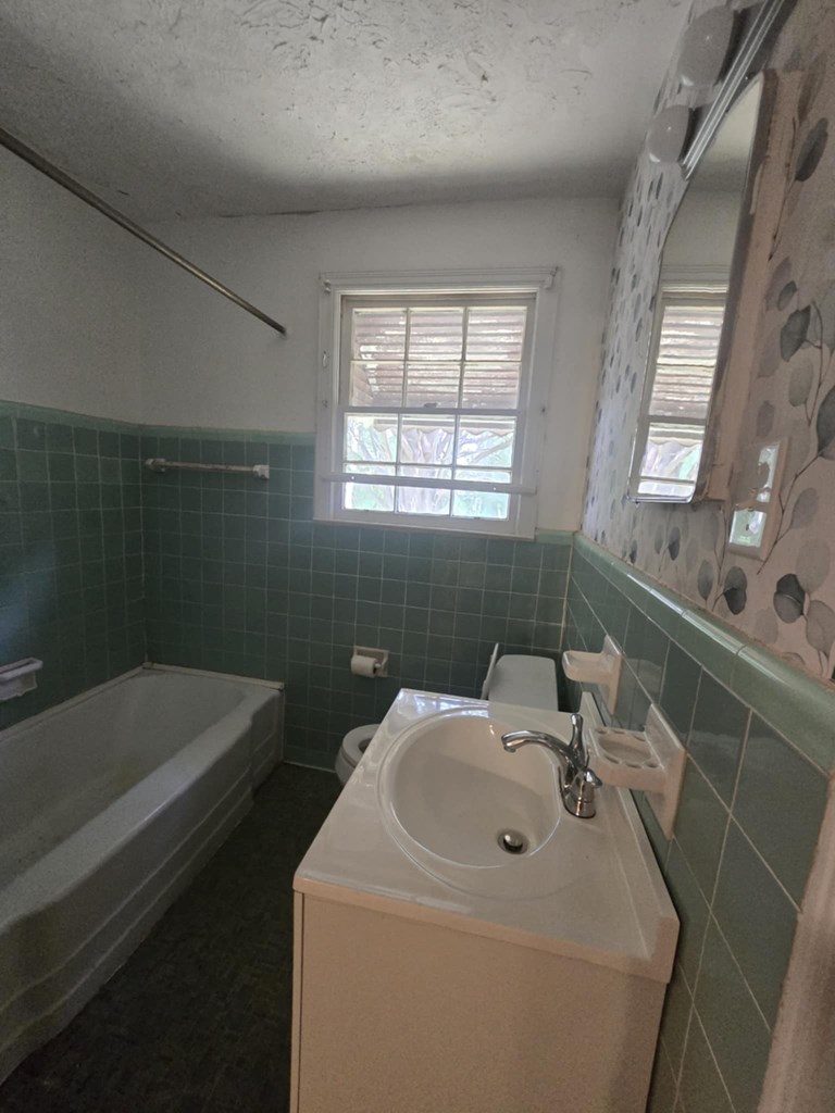 2404 Bruce Avenue Columbus, GA 31903 - Photo 6 of 9