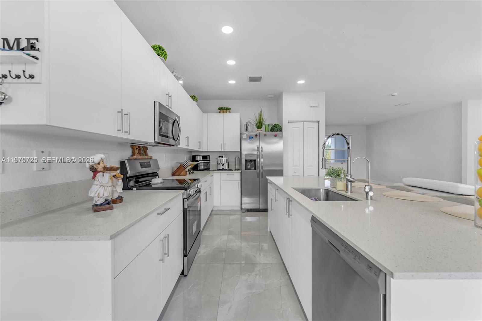 19866 Southwest 320th Street Homestead, FL 33030 - Photo 12 of 50