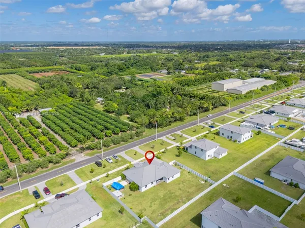 a view of a tennis court