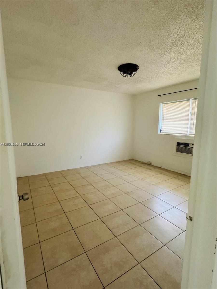 1755 Northeast 116th Road, Unit 17 North Miami, FL 33181 - Photo 6 of 19