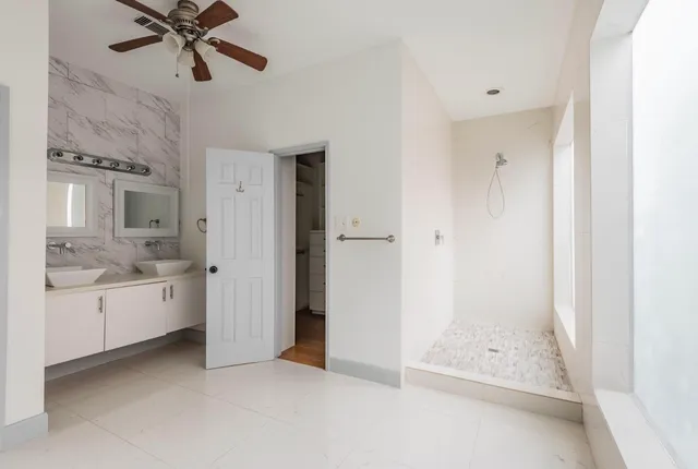 $2,800 | 1022 Forest Home Drive, Houston, TX 77077