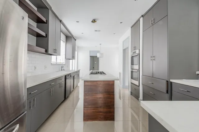 $2,800 | 1022 Forest Home Drive, Houston, TX 77077