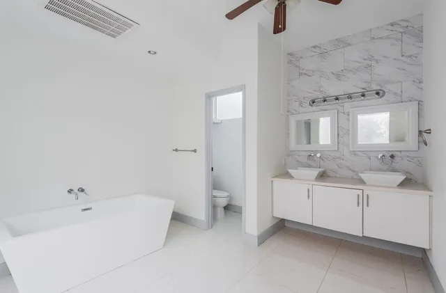 $2,800 | 1022 Forest Home Drive, Houston, TX 77077