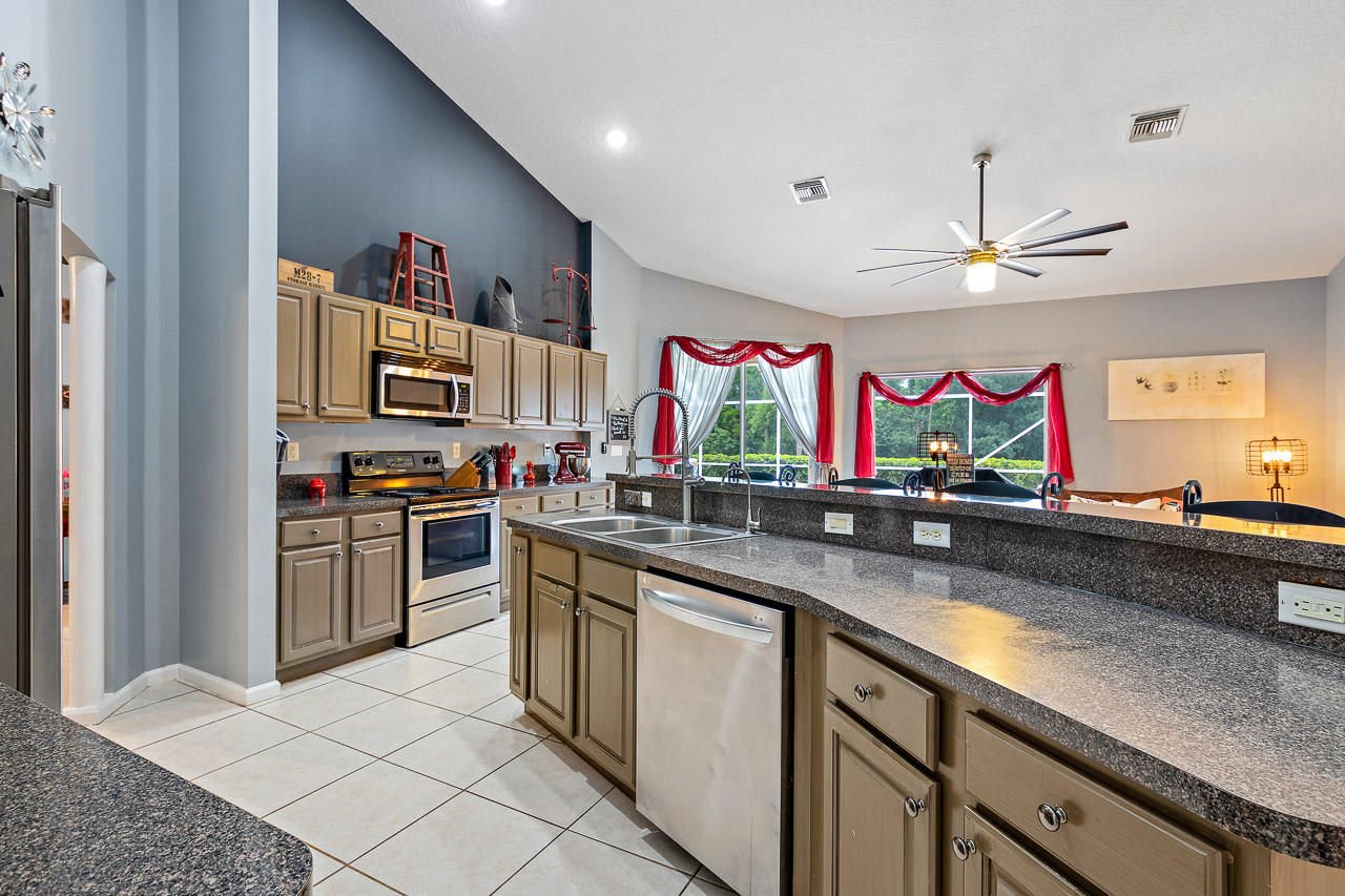 12596 170th Road North Jupiter, FL 33478 - Photo 7 of 15 12596 170th Rd N