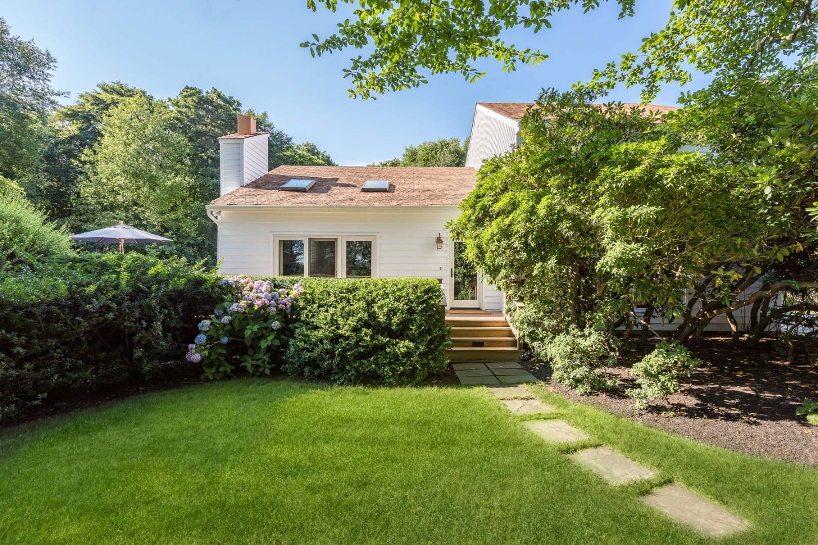 343 Sebonac Road Southampton, NY 11968 - Photo 2 of 22