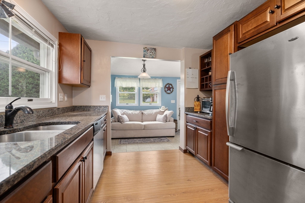 10 Riverside Drive Auburn, MA 01501 - Photo 12 of 33 Gallery Image 12