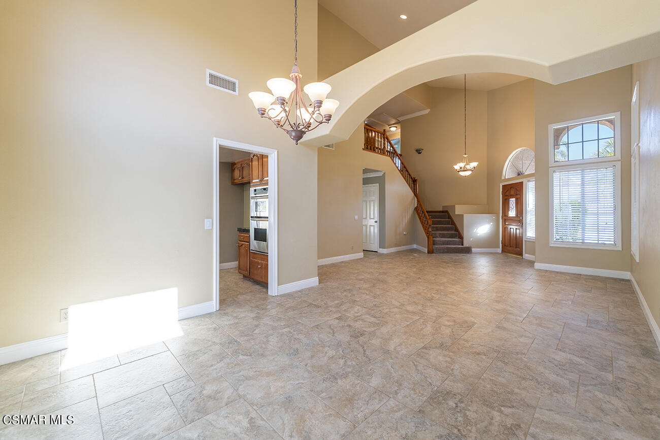 415 Fresh Meadows Road Simi Valley, CA 93065 - Photo 7 of 49 _A740083