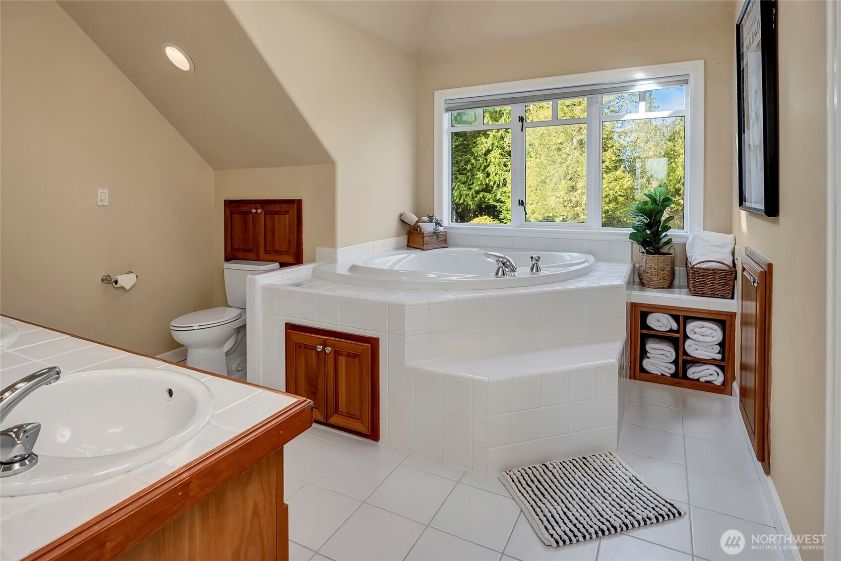 4911 Harbor Lane Everett, WA 98203 - Photo 21 of 39
